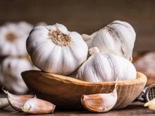 Load image into Gallery viewer, Garlic - bunch